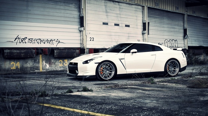 Nissan GT, R