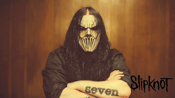 Mick Thomson, Slipknot, arms crossed