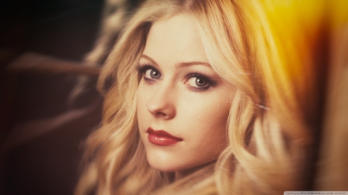 Avril Lavigne, girl