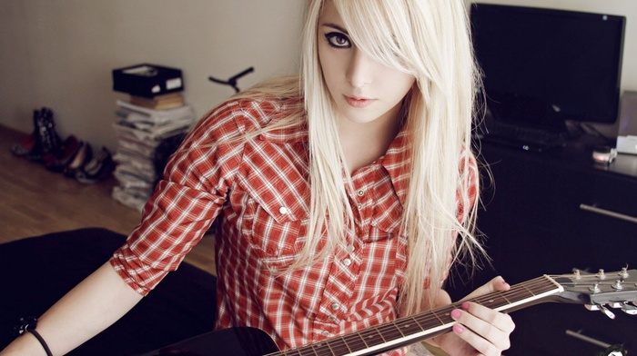 girl, guitar, dyed hair, blonde, Bessy Suicide, plaid