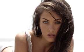 Megan Fox, brunette