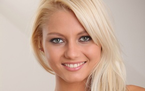 portrait, Annely Gerritsen, blonde